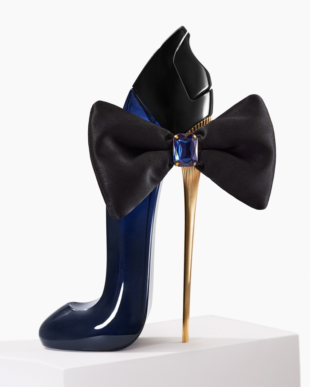 Carolina Herrera Good Girl Bow - đánh giá và giá Shop Home Fragrance